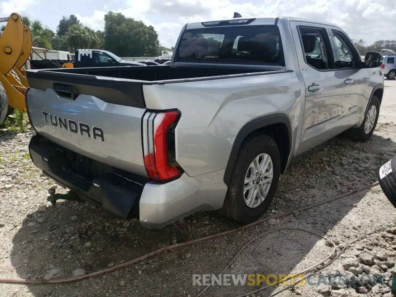 4 Photograph of a damaged car 5TFLA5AB3NX002296 TOYOTA TUNDRA 2022