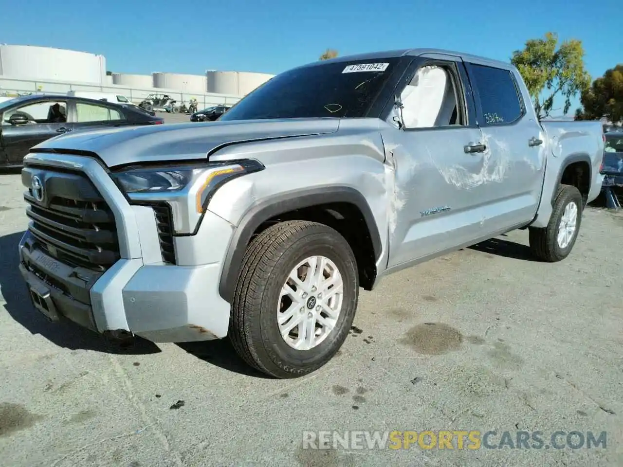 2 Photograph of a damaged car 5TFLA5AB6NX002129 TOYOTA TUNDRA 2022