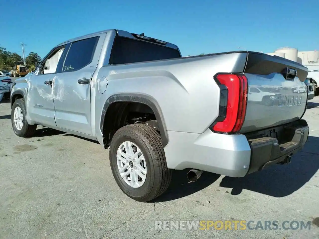 3 Photograph of a damaged car 5TFLA5AB6NX002129 TOYOTA TUNDRA 2022