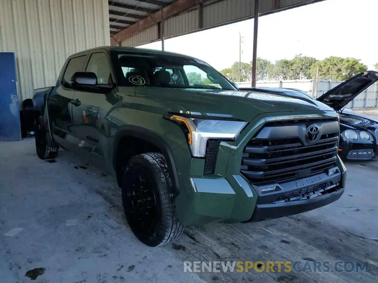 1 Photograph of a damaged car 5TFLA5AB6NX016791 TOYOTA TUNDRA 2022