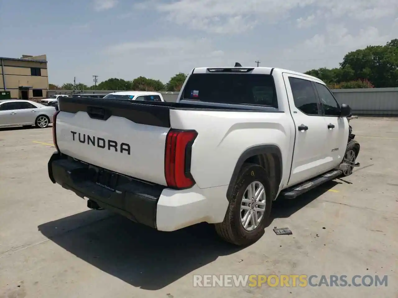 4 Photograph of a damaged car 5TFLA5AB7NX007694 TOYOTA TUNDRA 2022