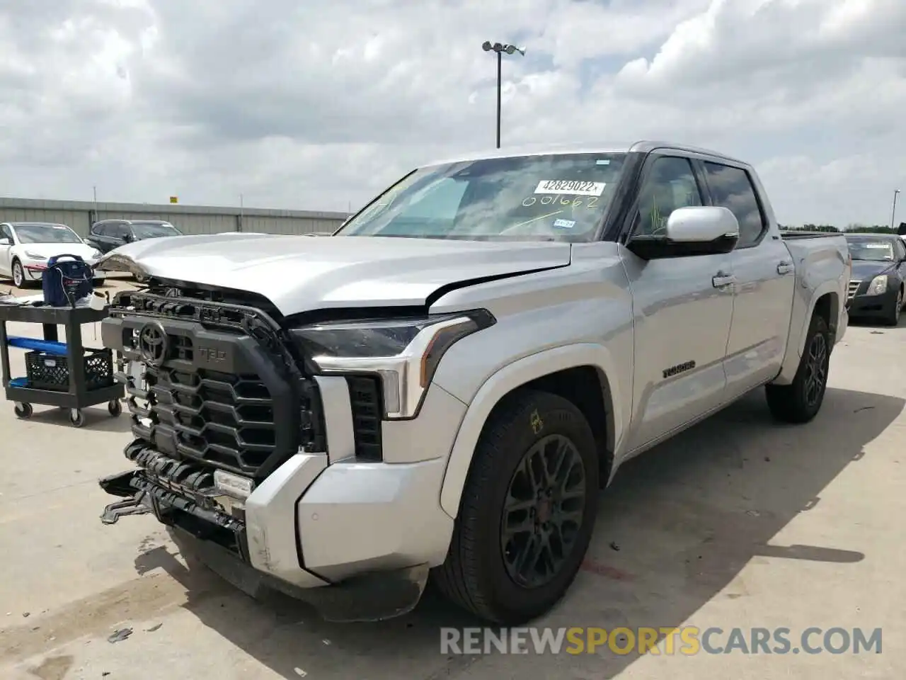 2 Photograph of a damaged car 5TFLA5AB8NX001662 TOYOTA TUNDRA 2022