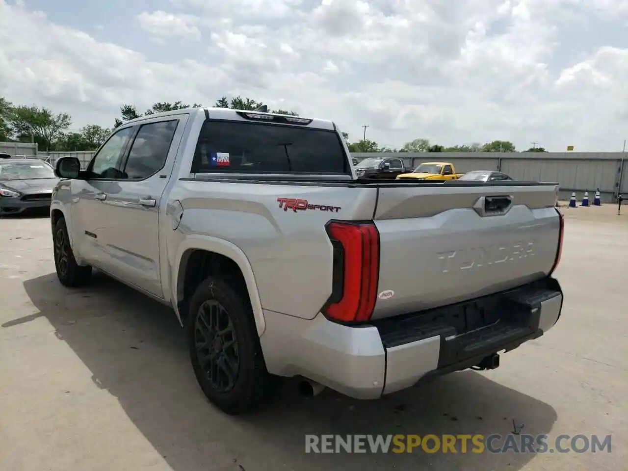 3 Photograph of a damaged car 5TFLA5AB8NX001662 TOYOTA TUNDRA 2022