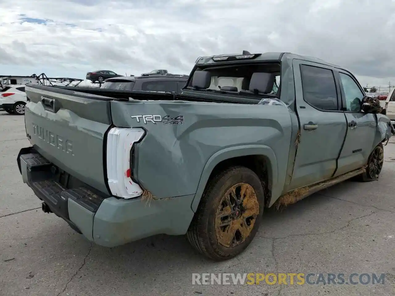 4 Photograph of a damaged car 5TFLA5DB1NX026687 TOYOTA TUNDRA 2022