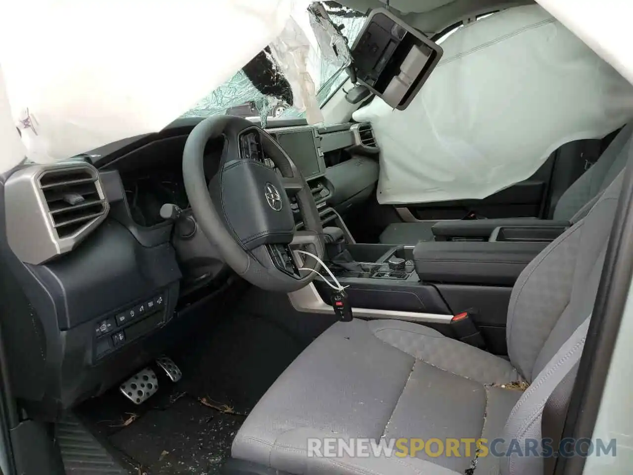 5 Photograph of a damaged car 5TFLA5DB1NX026687 TOYOTA TUNDRA 2022