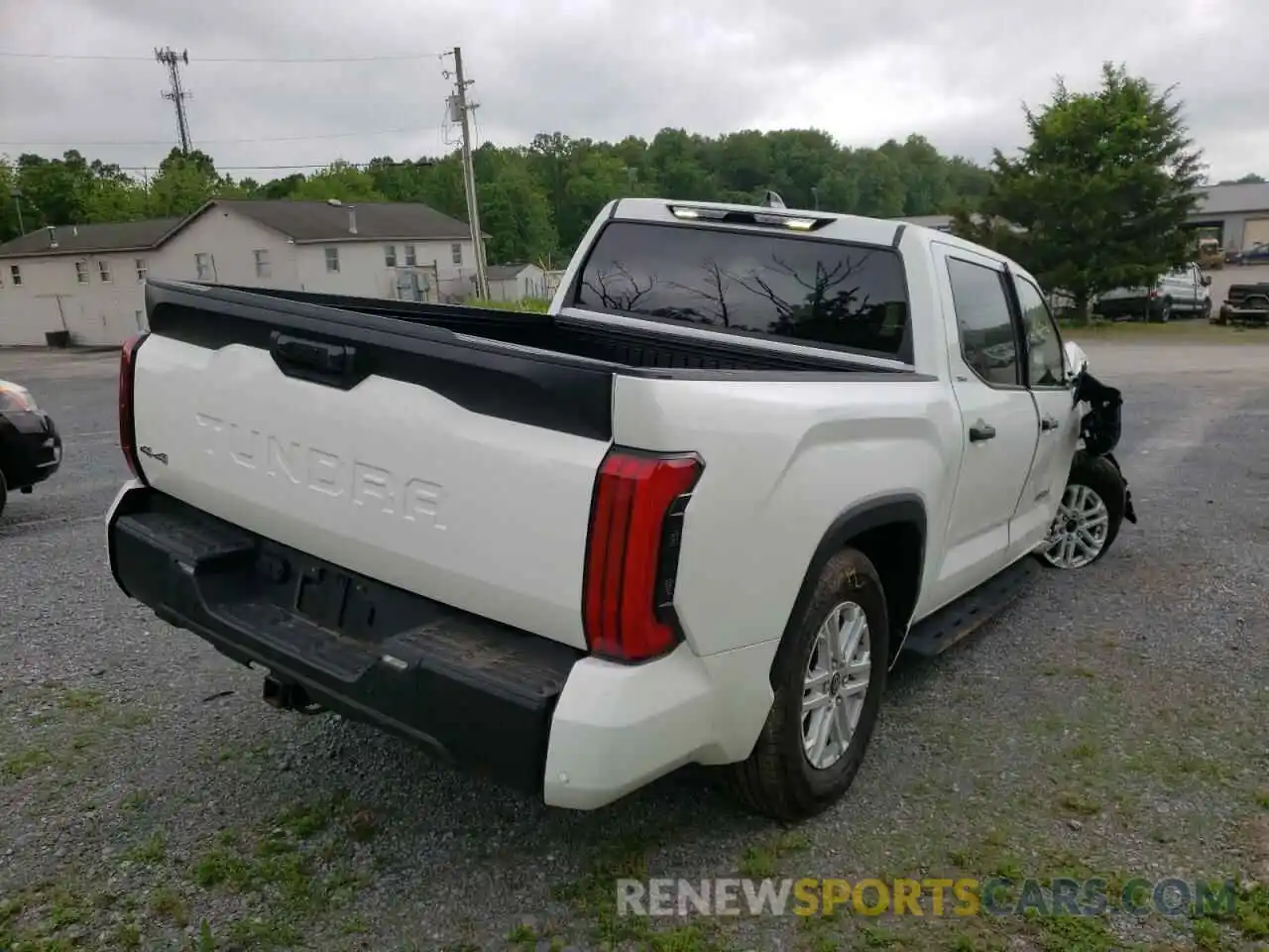 4 Photograph of a damaged car 5TFLA5DB4NX009835 TOYOTA TUNDRA 2022