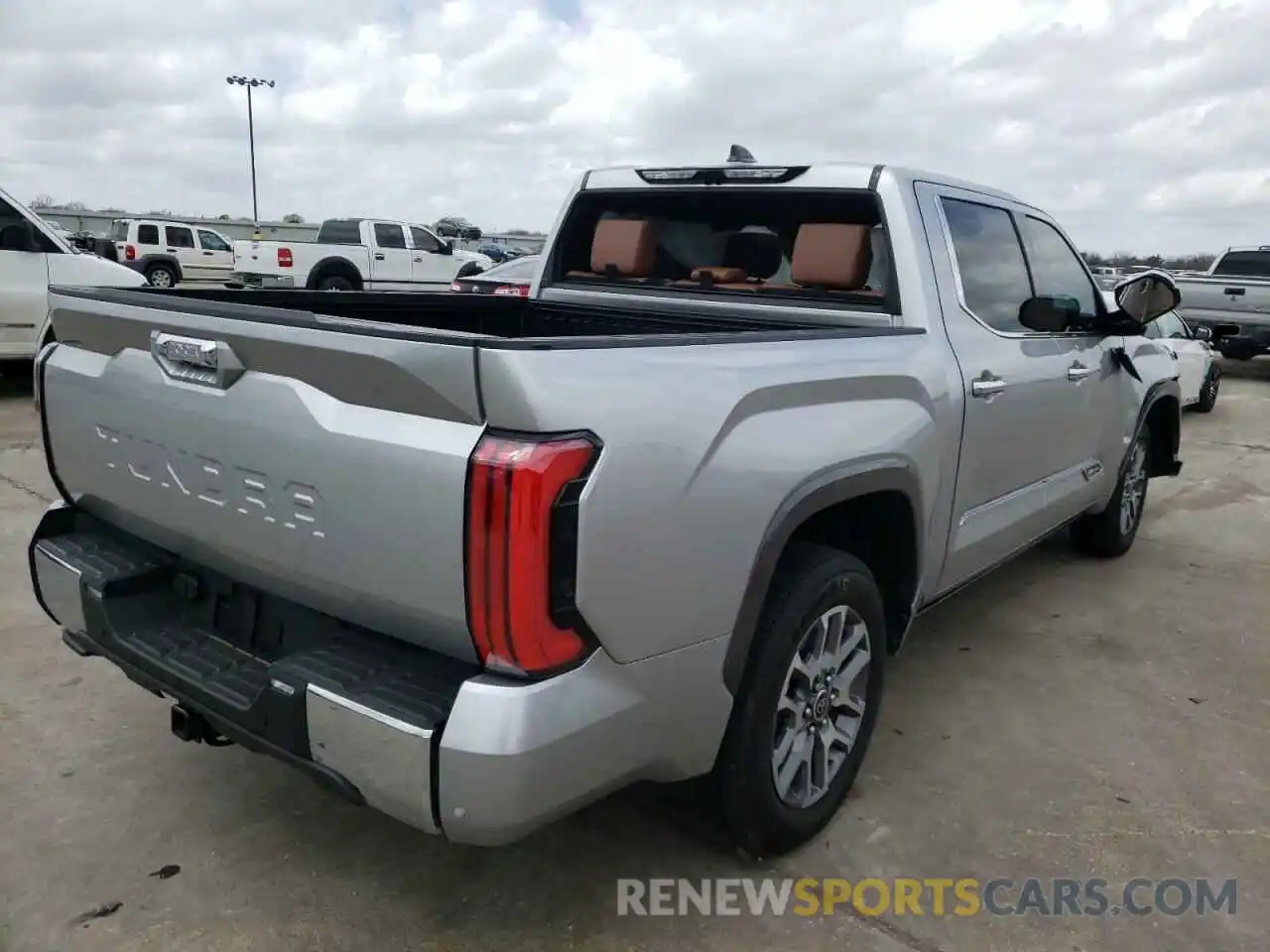 4 Photograph of a damaged car 5TFMA5AB7NX003181 TOYOTA TUNDRA 2022