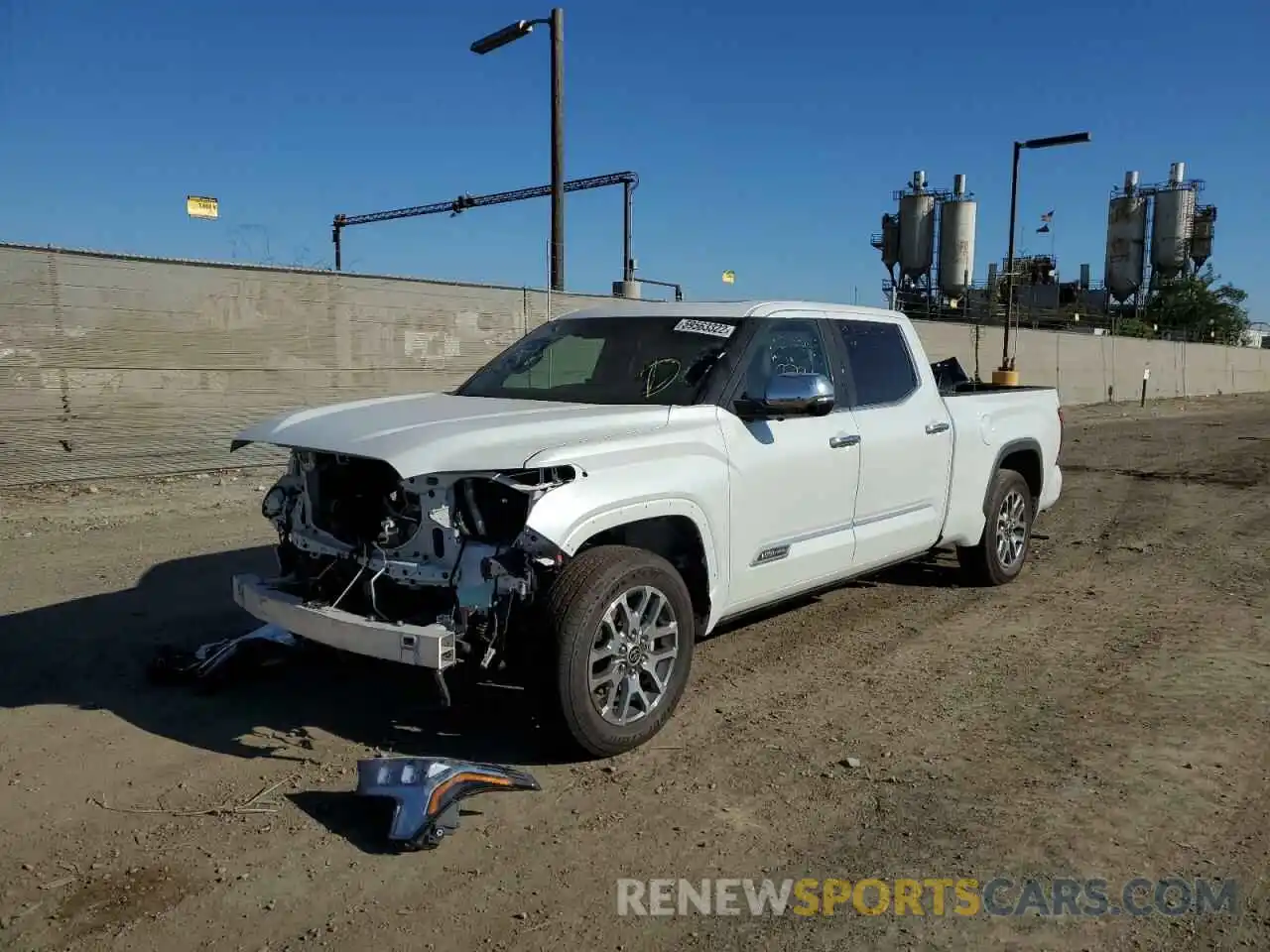 2 Photograph of a damaged car 5TFMA5BC5NX001355 TOYOTA TUNDRA 2022