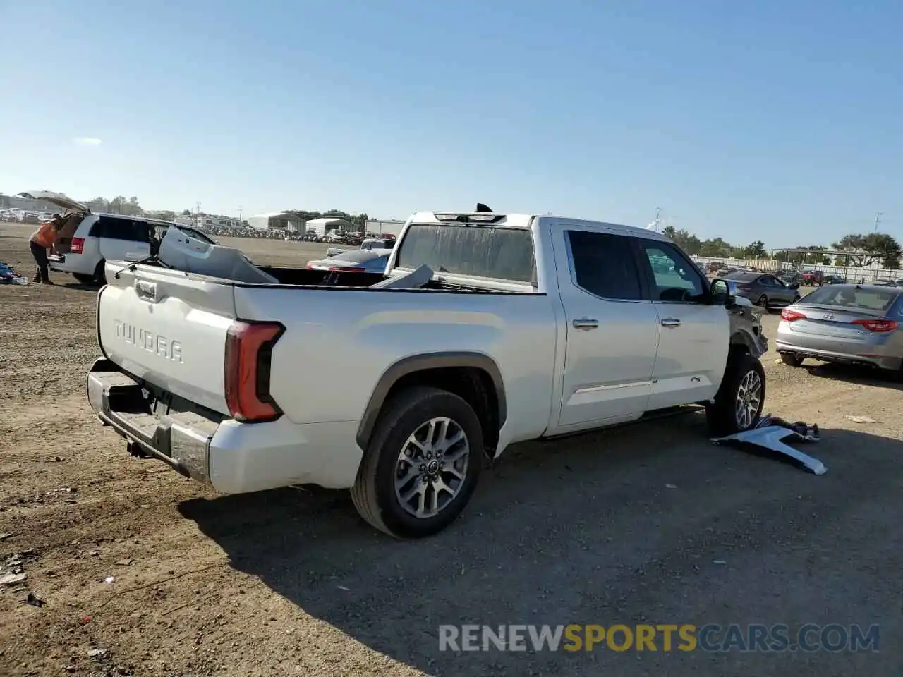 4 Photograph of a damaged car 5TFMA5BC5NX001355 TOYOTA TUNDRA 2022