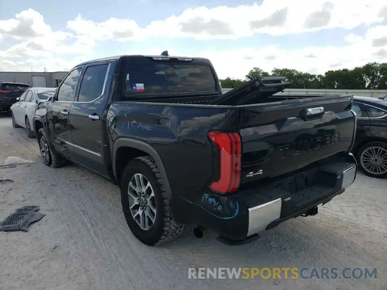 3 Photograph of a damaged car 5TFMA5DB0NX009657 TOYOTA TUNDRA 2022