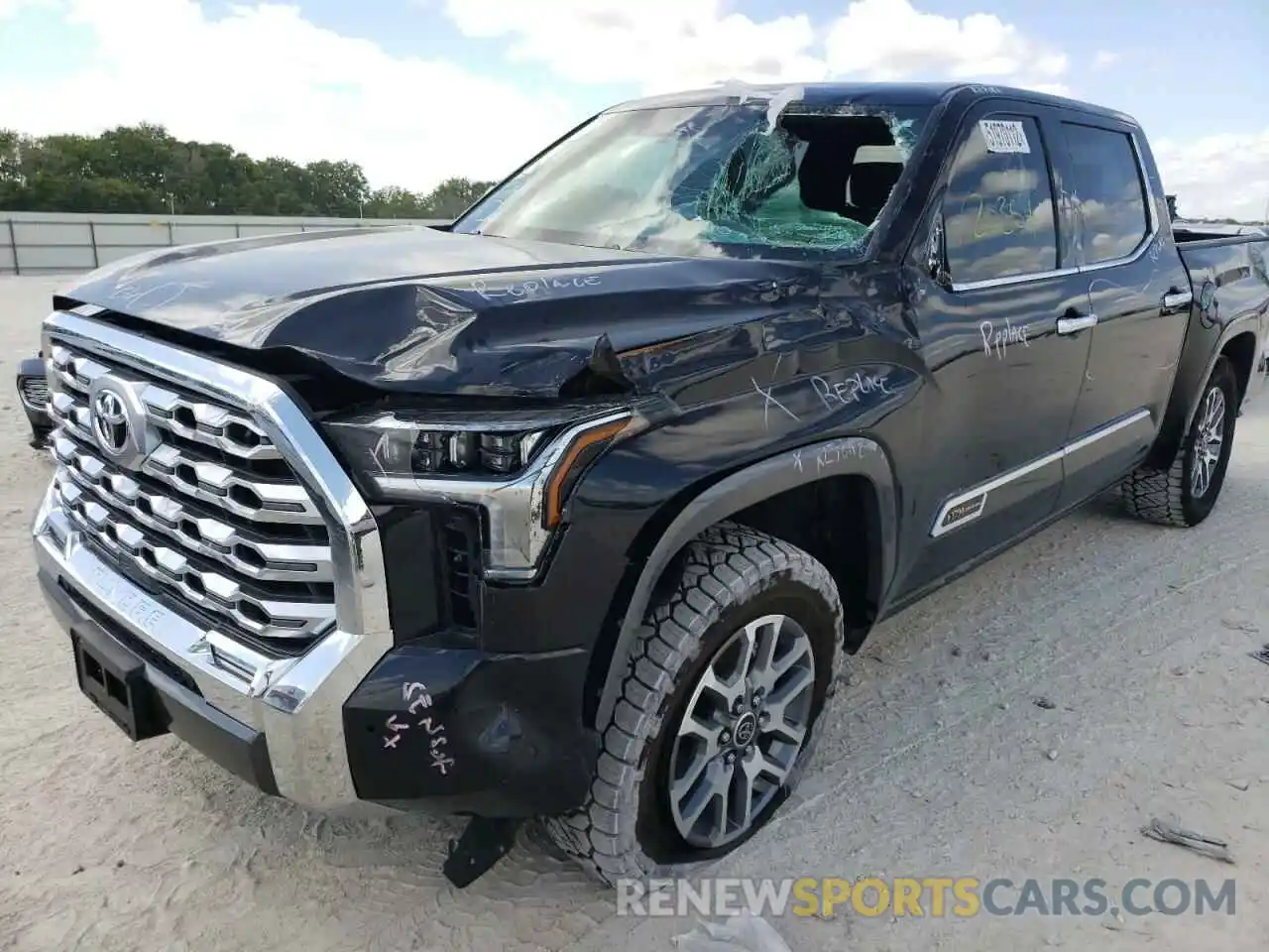 9 Photograph of a damaged car 5TFMA5DB0NX009657 TOYOTA TUNDRA 2022