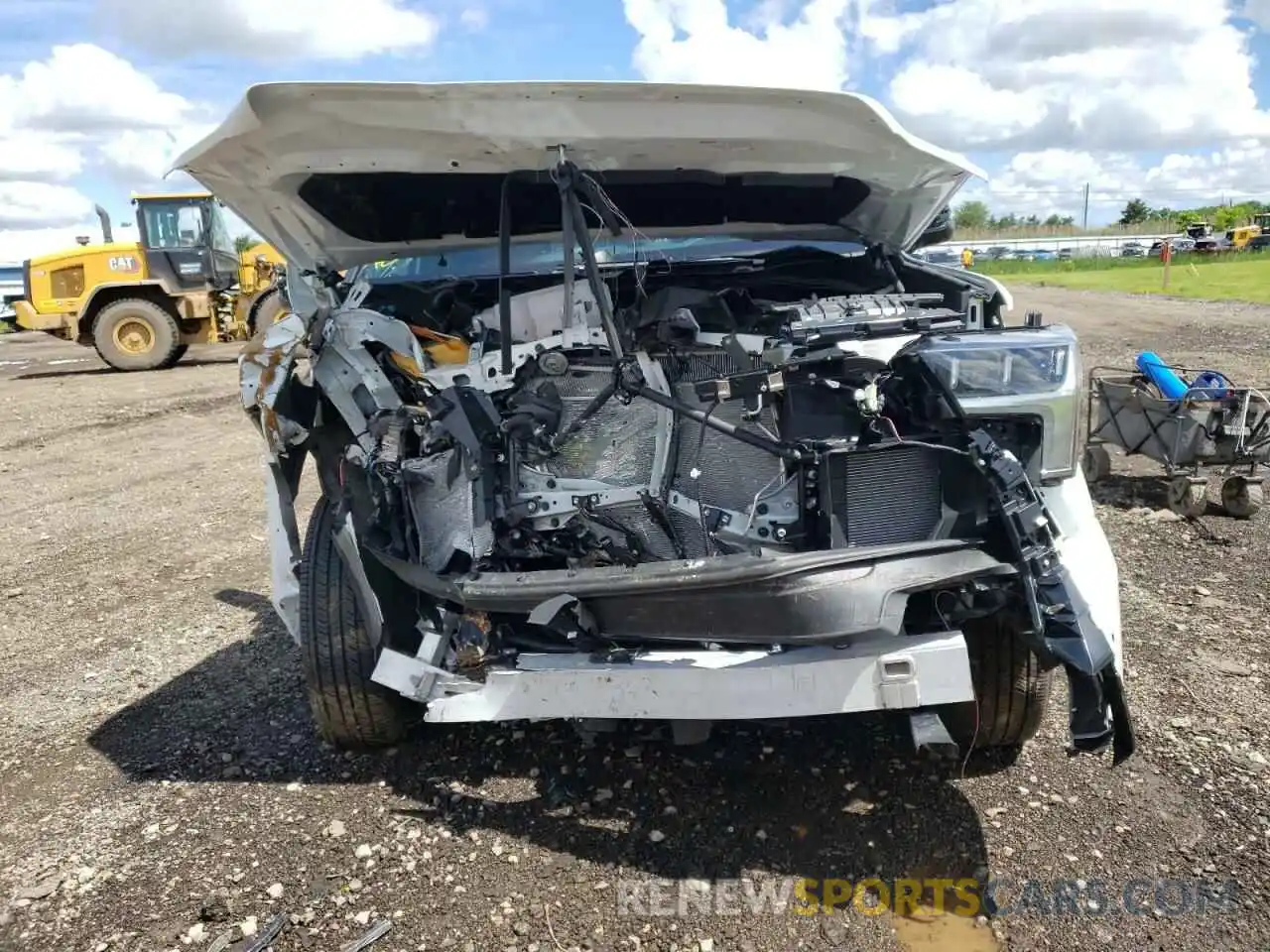 9 Photograph of a damaged car 5TFMA5DB6NX004852 TOYOTA TUNDRA 2022