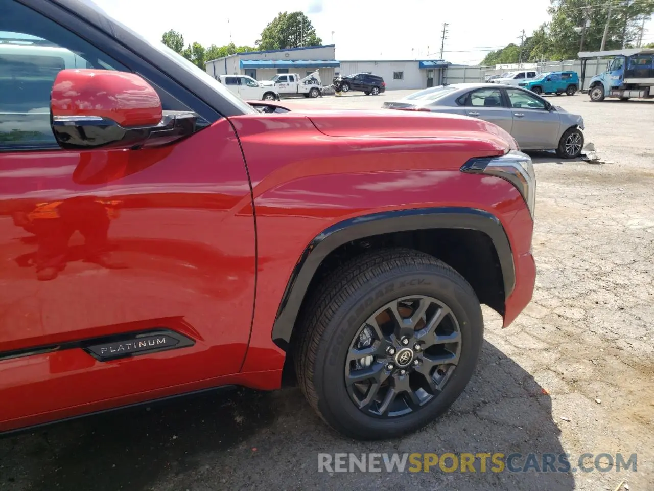 9 Photograph of a damaged car 5TFNA5DB2NX021913 TOYOTA TUNDRA 2022