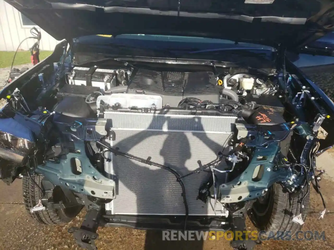 7 Photograph of a damaged car 5TFNA5DB4NX014851 TOYOTA TUNDRA 2022