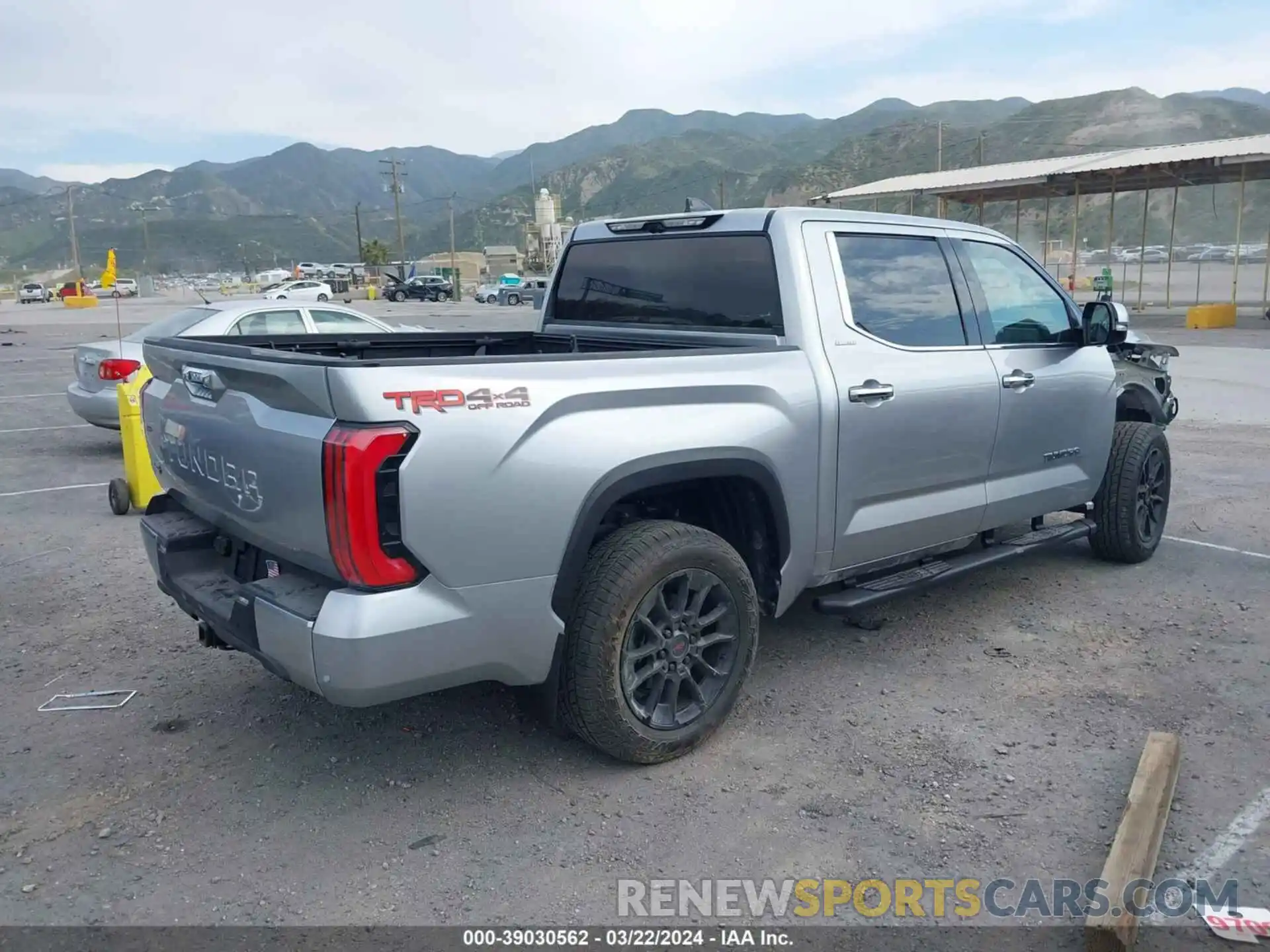 4 Photograph of a damaged car 5TFJA5DBXPX097171 TOYOTA TUNDRA 2023