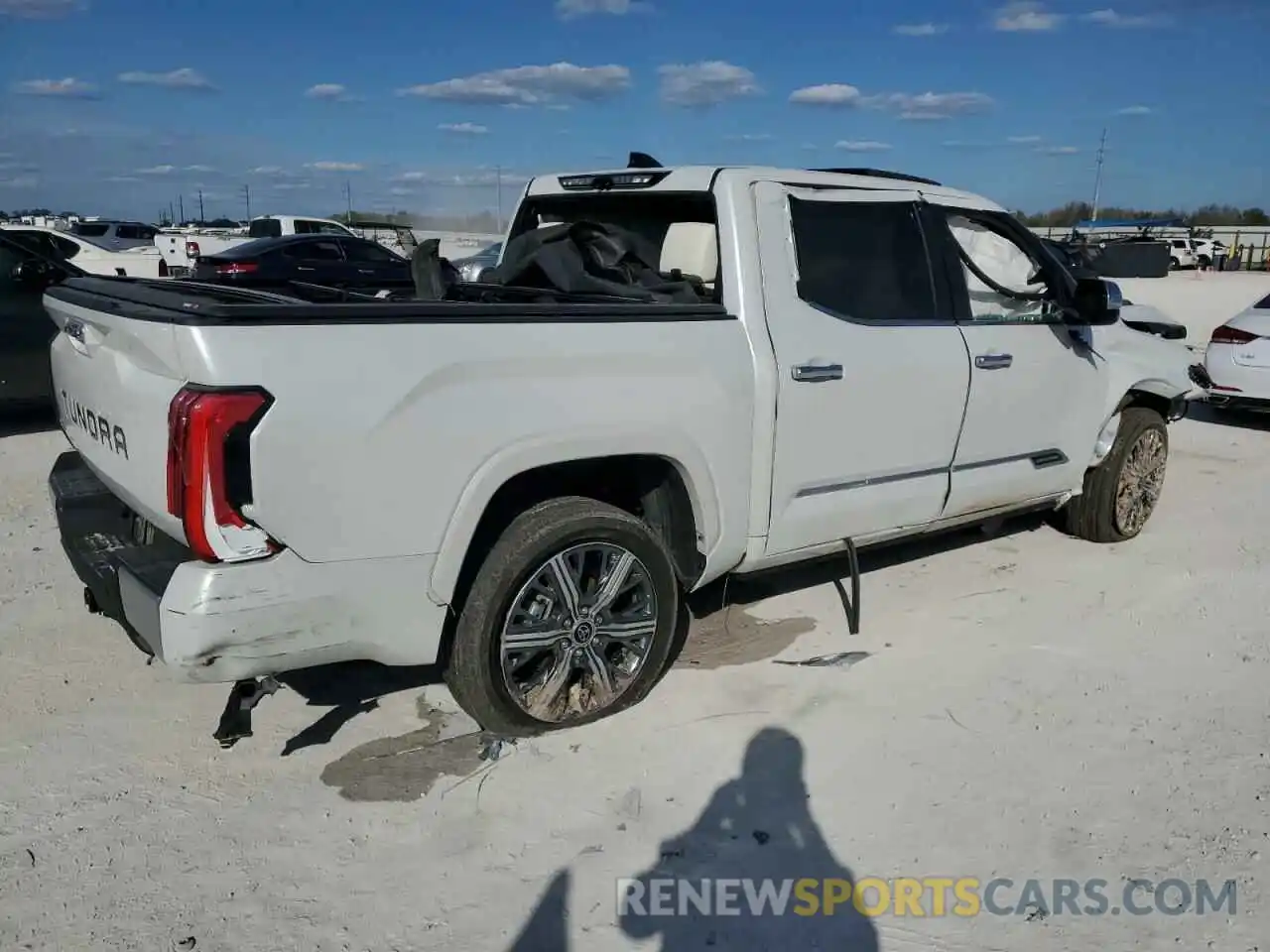 3 Photograph of a damaged car 5TFVC5DBXPX028945 TOYOTA TUNDRA 2023