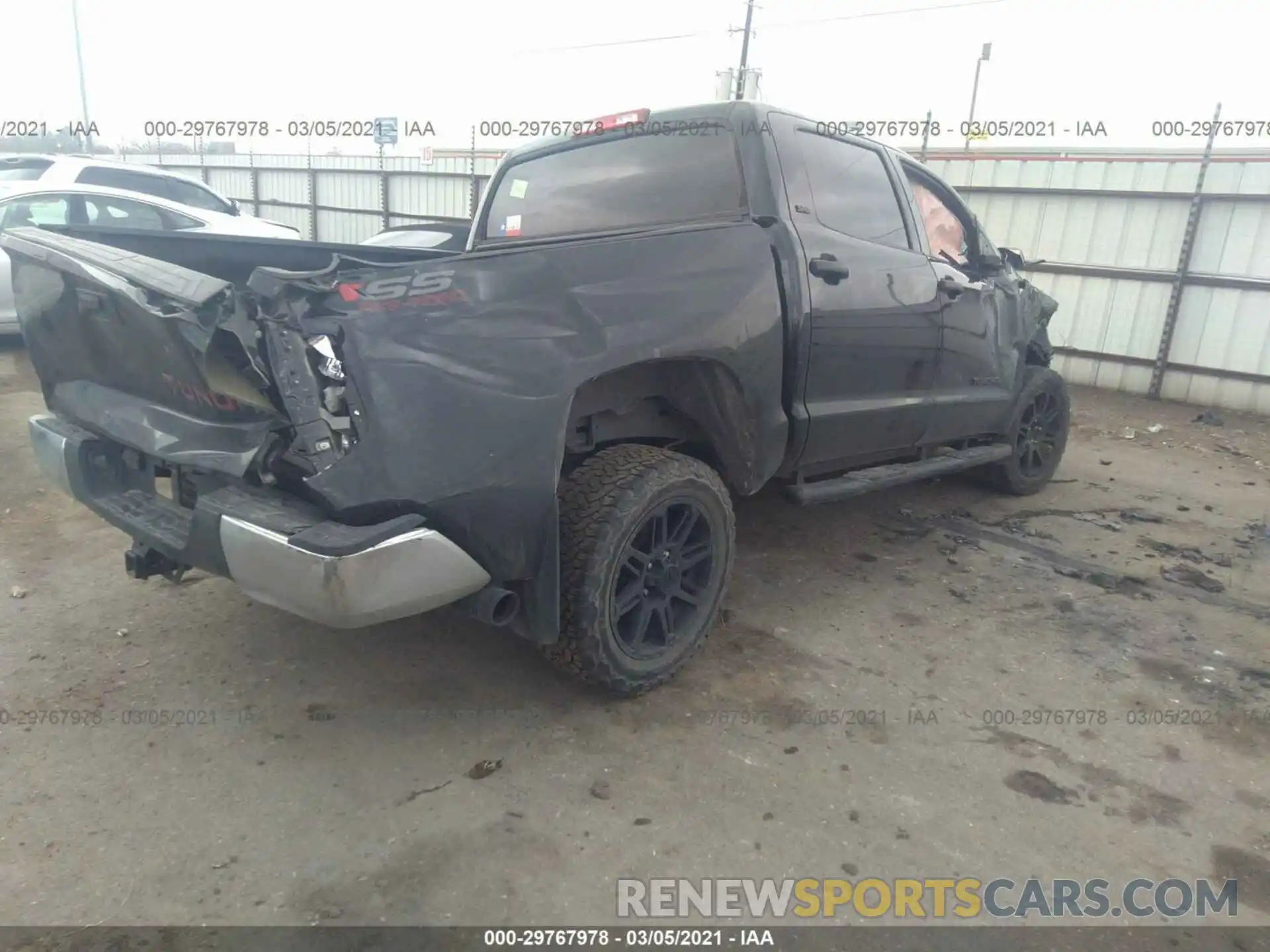 4 Фотография поврежденного автомобиля 5TFEM5F11KX134923 TOYOTA TUNDRA 2WD 2019