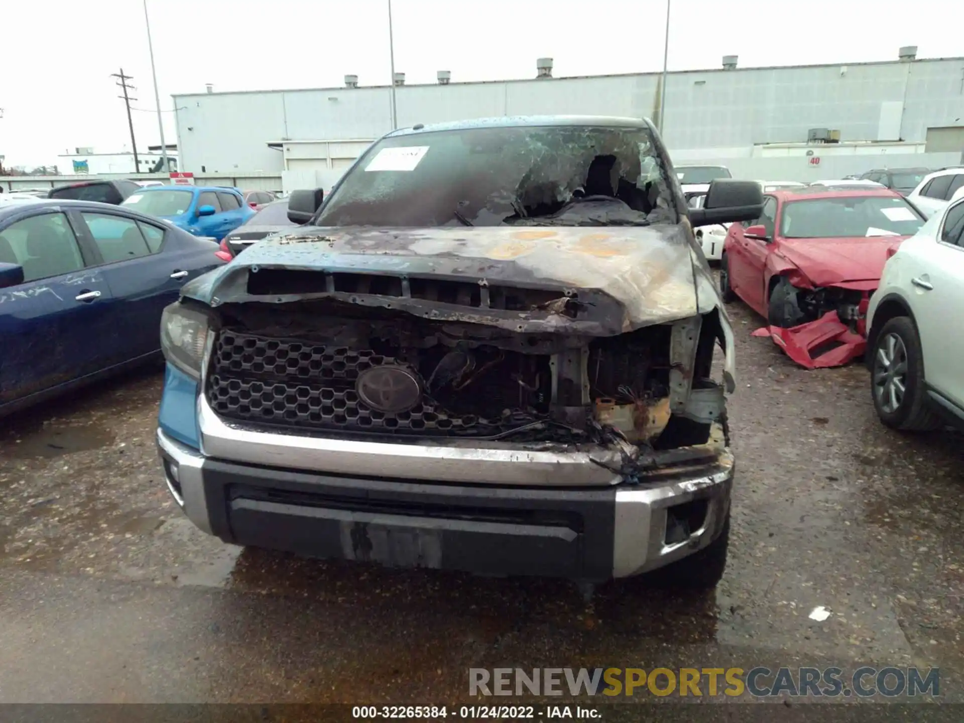 6 Photograph of a damaged car 5TFEM5F12KX137698 TOYOTA TUNDRA 2WD 2019