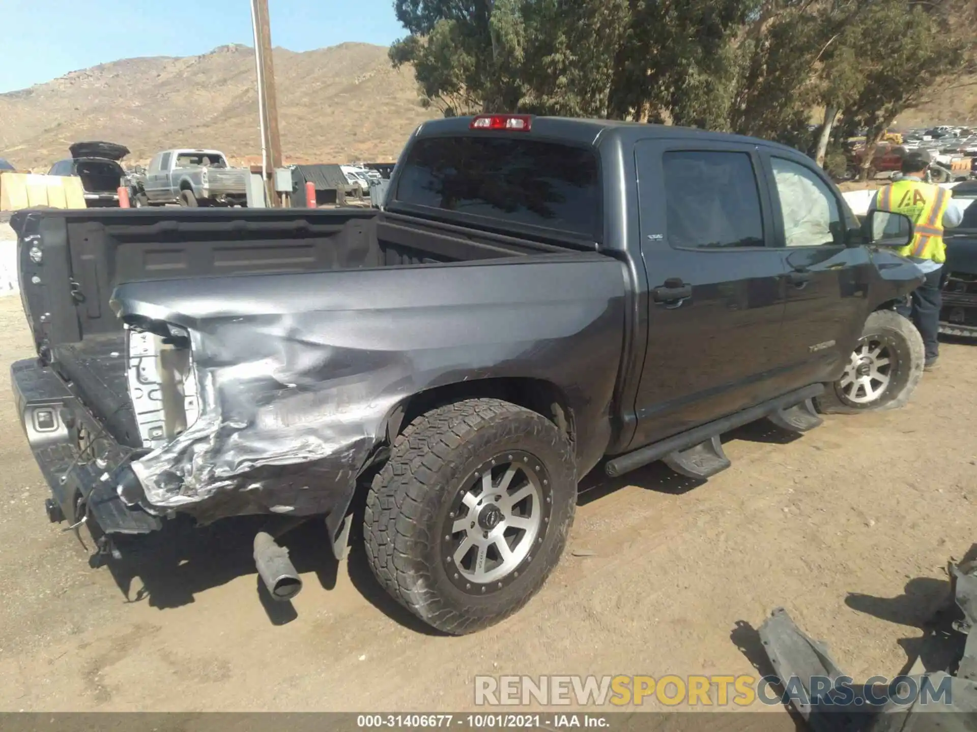 4 Photograph of a damaged car 5TFEM5F13KX134924 TOYOTA TUNDRA 2WD 2019