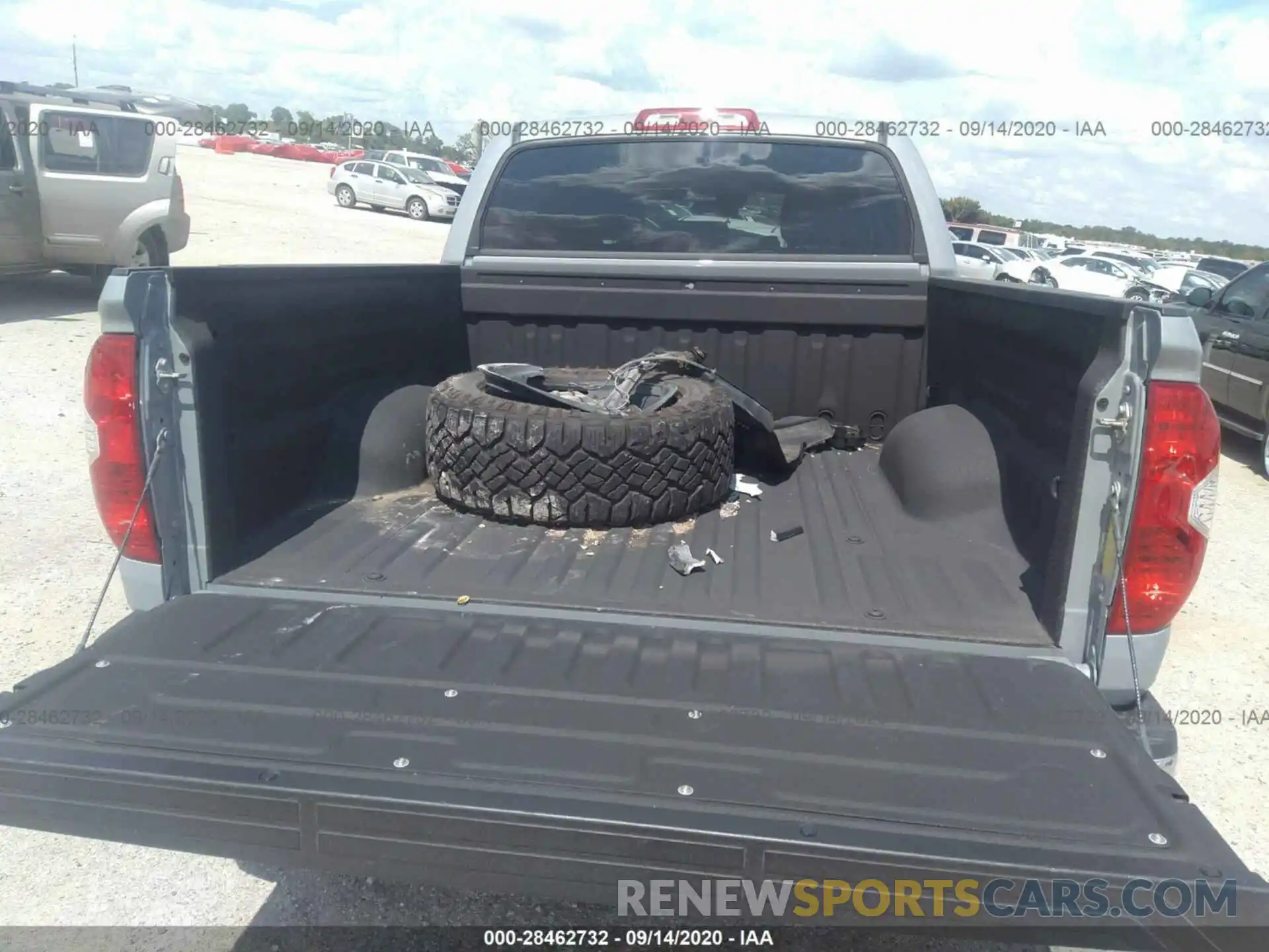 8 Photograph of a damaged car 5TFEM5F15KX140093 TOYOTA TUNDRA 2WD 2019