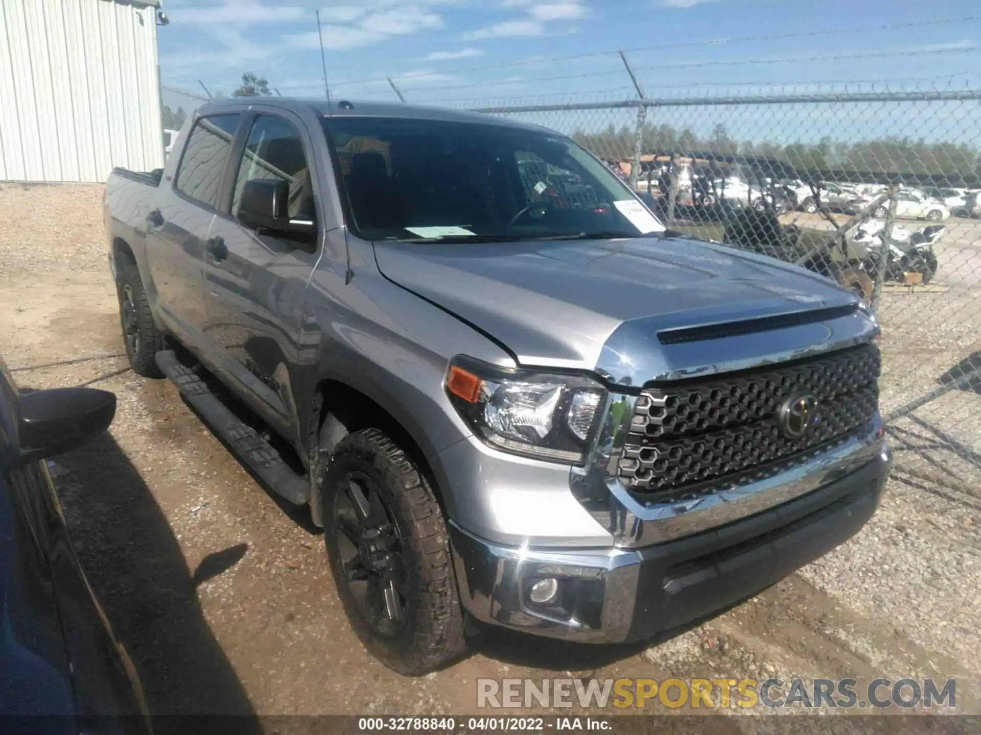 1 Photograph of a damaged car 5TFEM5F16KX135923 TOYOTA TUNDRA 2WD 2019