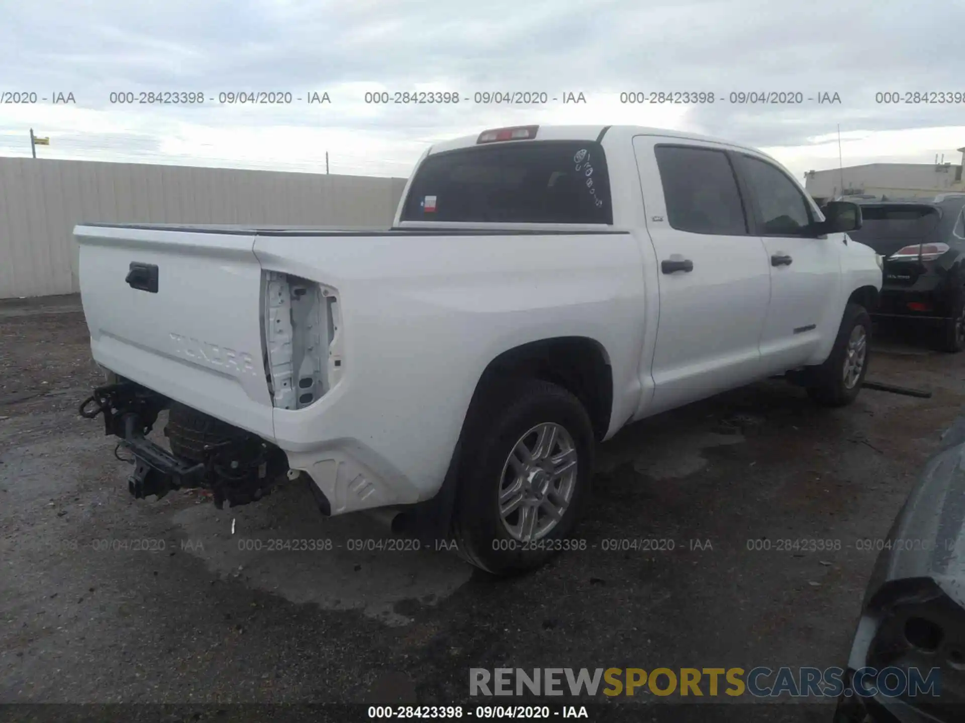 4 Photograph of a damaged car 5TFEM5F18KX136961 TOYOTA TUNDRA 2WD 2019