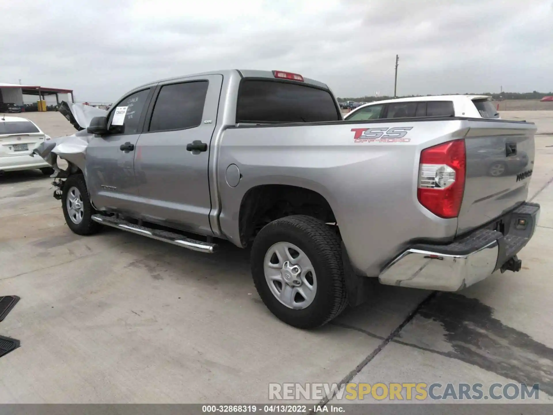 3 Photograph of a damaged car 5TFEM5F18KX137091 TOYOTA TUNDRA 2WD 2019