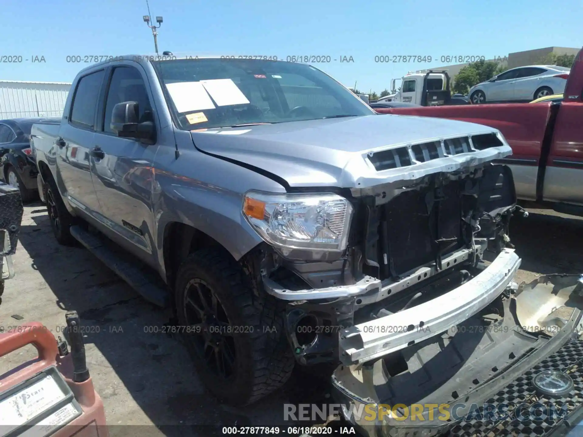 1 Photograph of a damaged car 5TFEM5F19KX136788 TOYOTA TUNDRA 2WD 2019