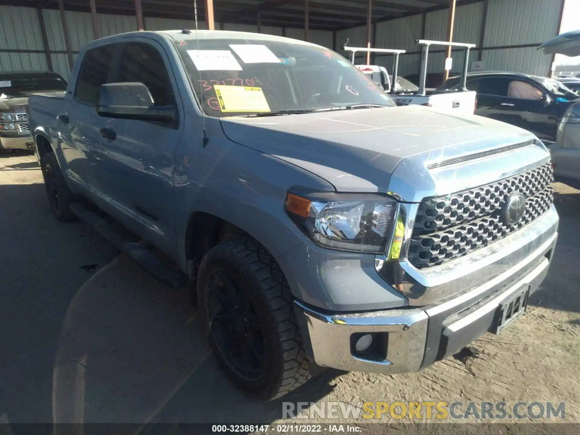 1 Photograph of a damaged car 5TFEM5F19KX142056 TOYOTA TUNDRA 2WD 2019