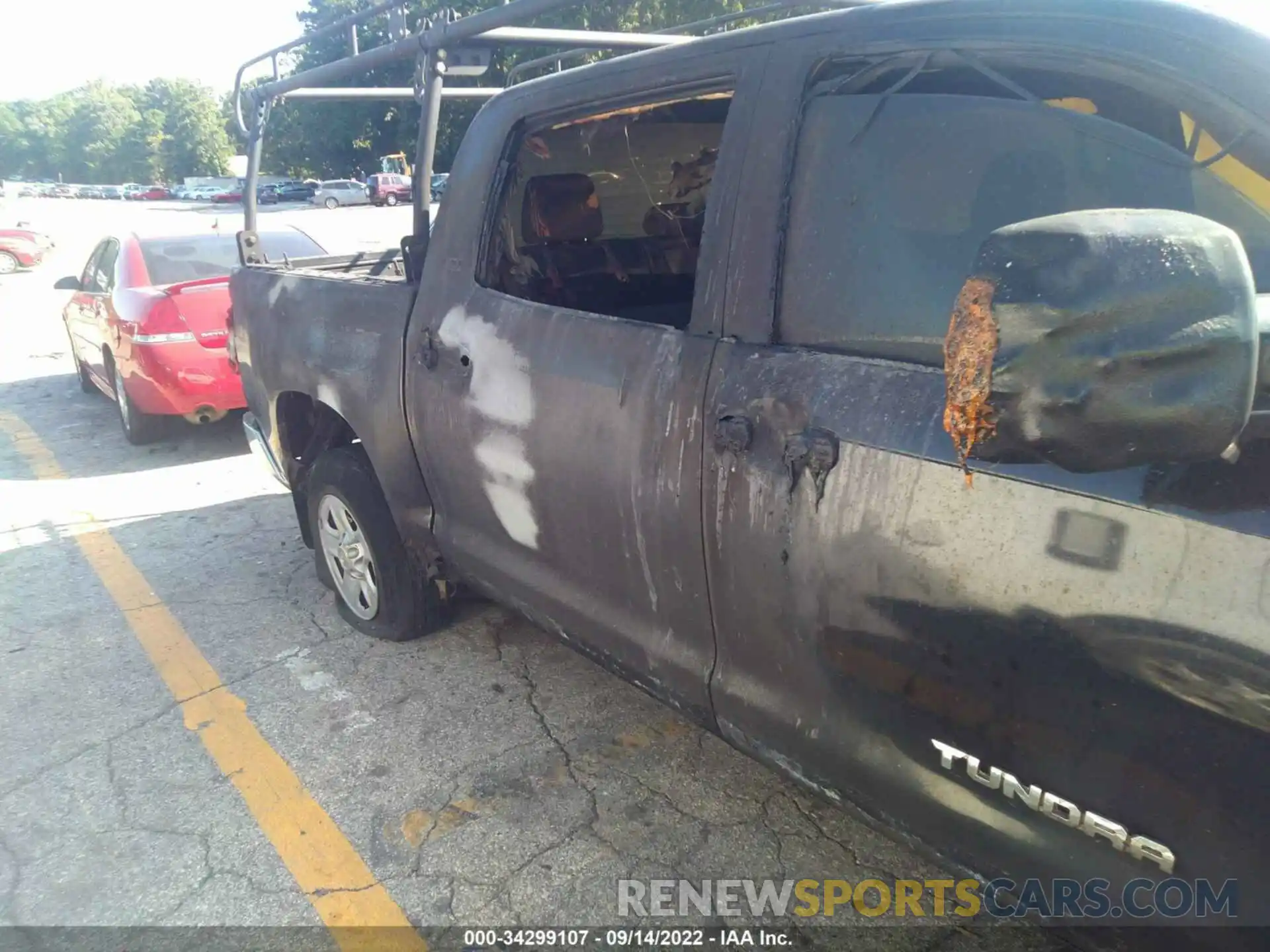 6 Photograph of a damaged car 5TFEY5F16KX254043 TOYOTA TUNDRA 2WD 2019