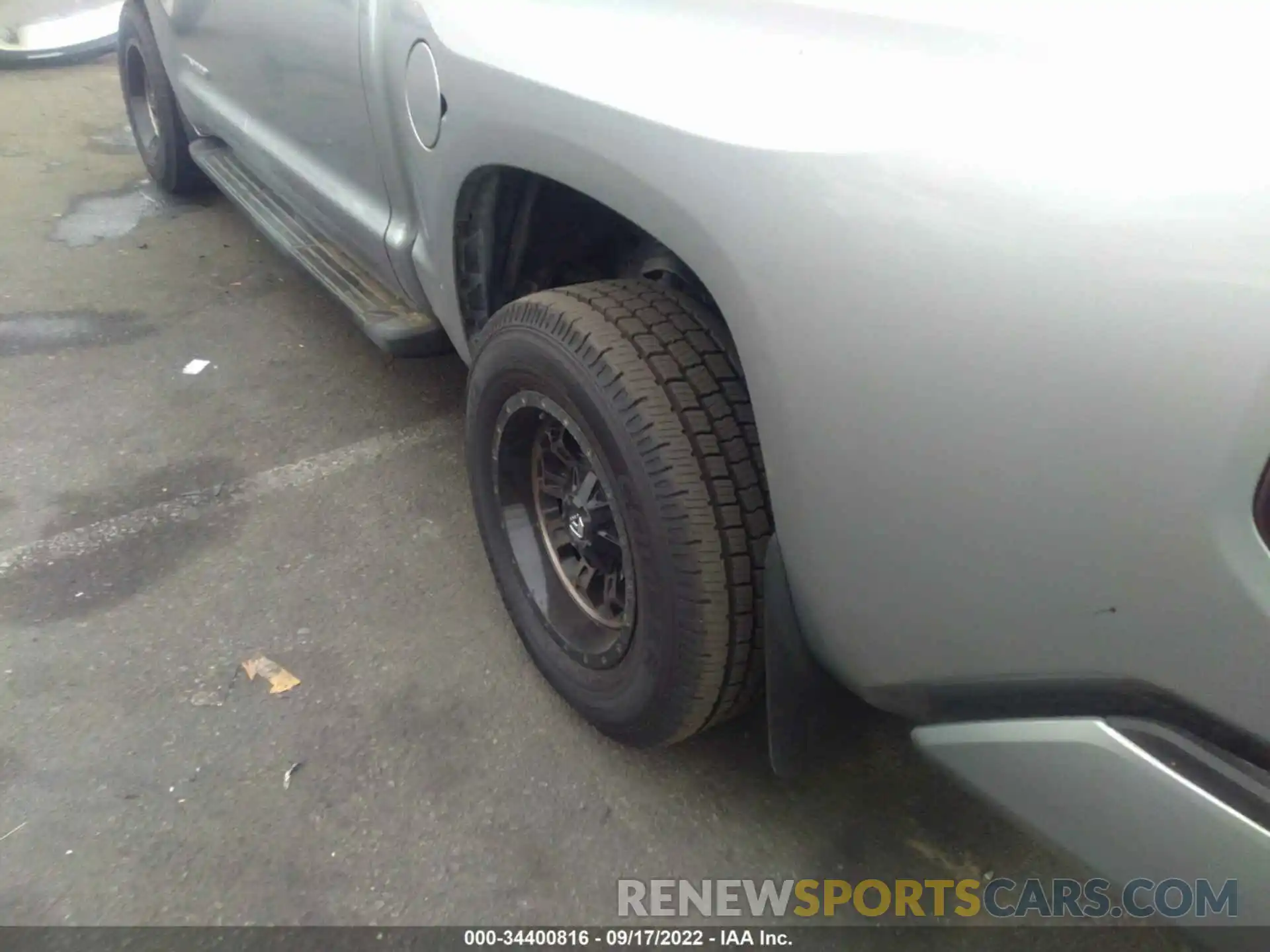 13 Photograph of a damaged car 5TFFY5F14KX252635 TOYOTA TUNDRA 2WD 2019