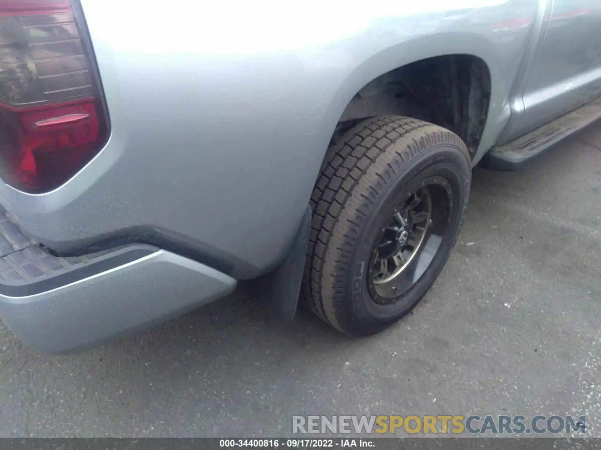 15 Photograph of a damaged car 5TFFY5F14KX252635 TOYOTA TUNDRA 2WD 2019