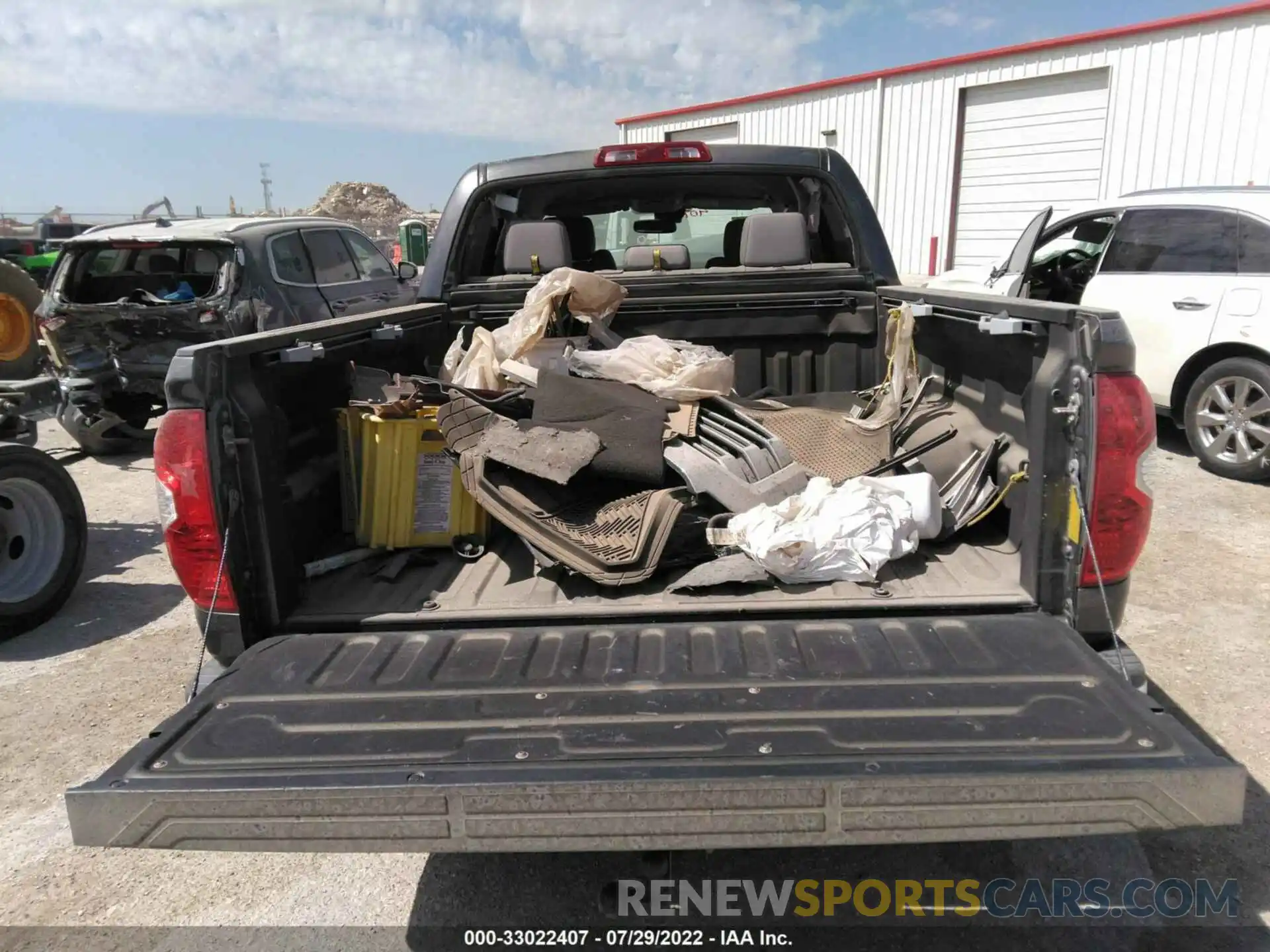 8 Photograph of a damaged car 5TFFY5F1XKX255281 TOYOTA TUNDRA 2WD 2019