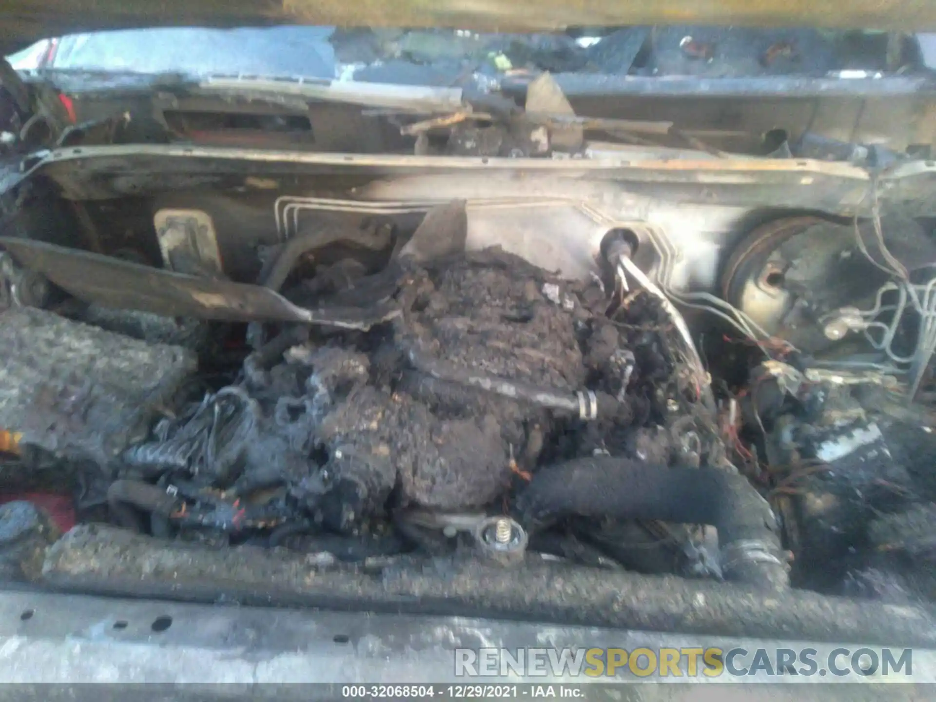 10 Photograph of a damaged car 5TFGY5F15KX246623 TOYOTA TUNDRA 2WD 2019