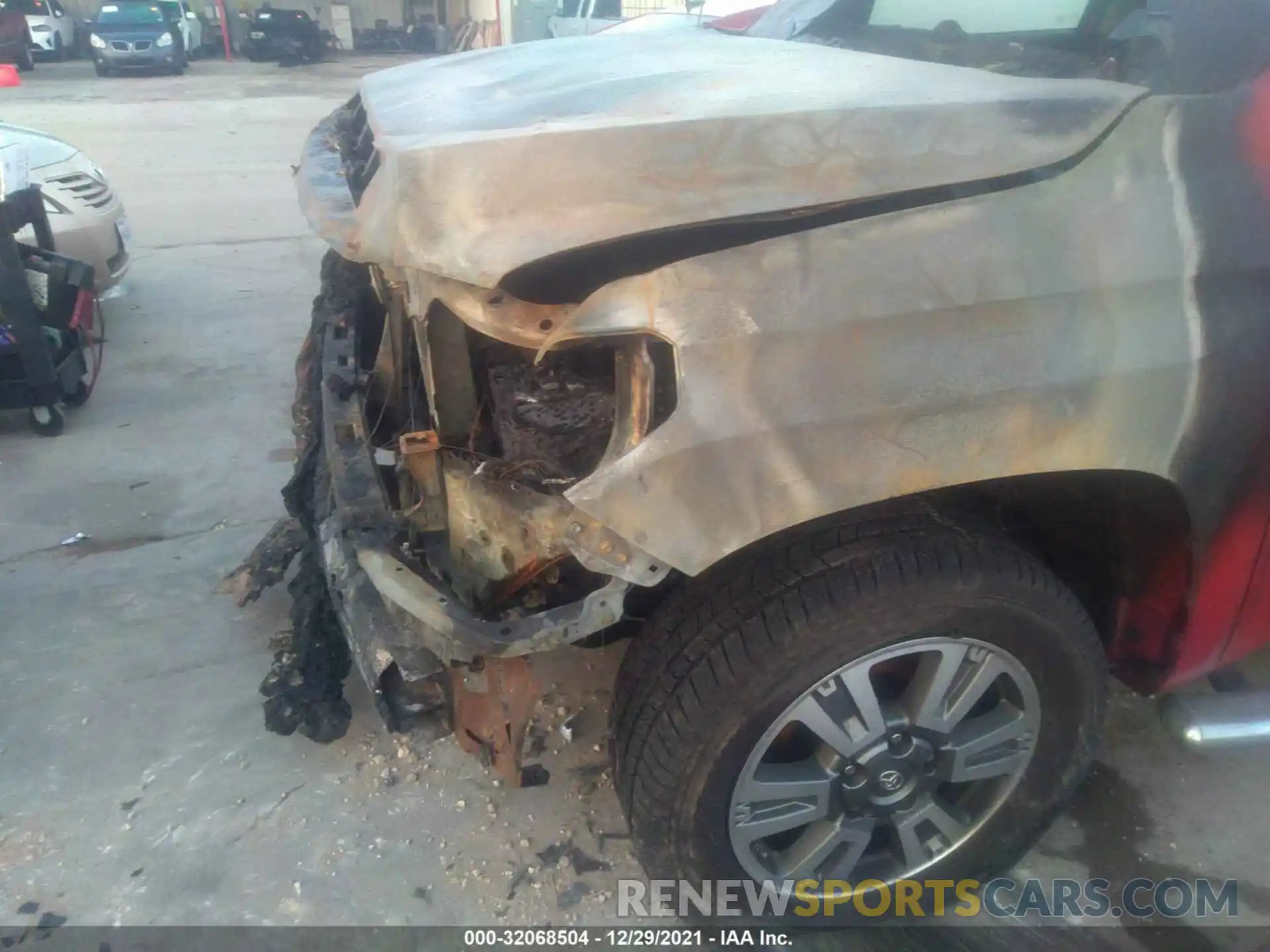 6 Photograph of a damaged car 5TFGY5F15KX246623 TOYOTA TUNDRA 2WD 2019