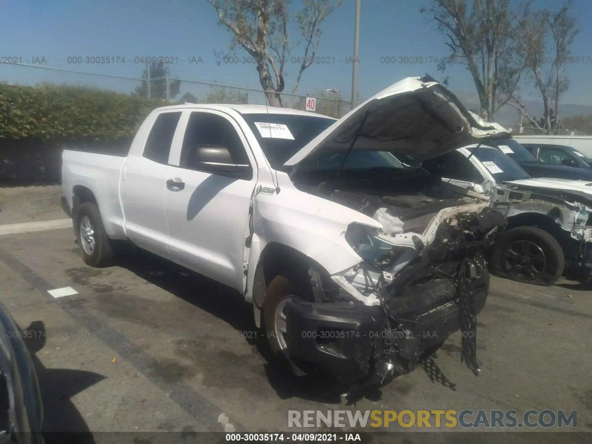 1 Photograph of a damaged car 5TFRM5F10KX144358 TOYOTA TUNDRA 2WD 2019