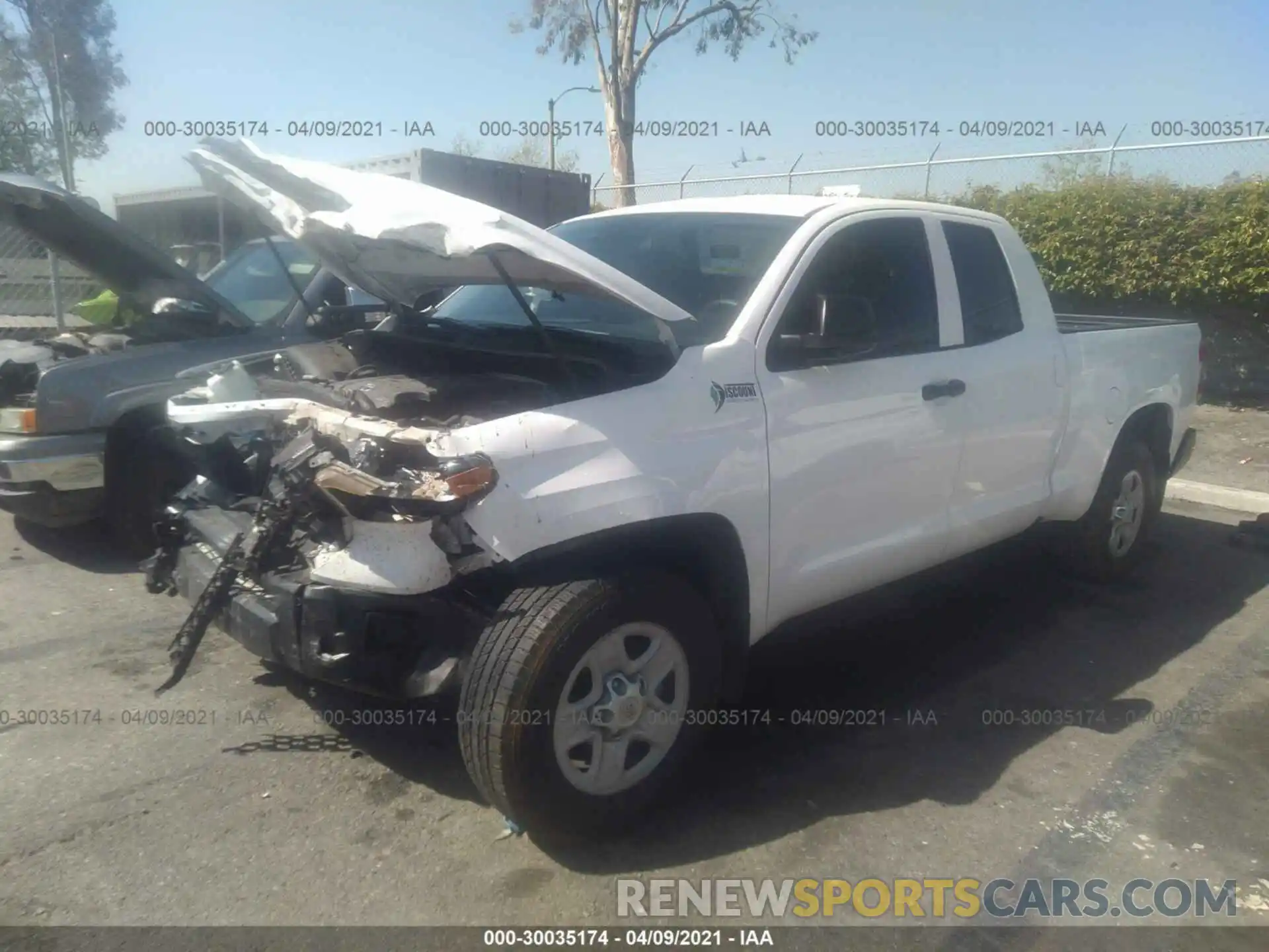 2 Photograph of a damaged car 5TFRM5F10KX144358 TOYOTA TUNDRA 2WD 2019