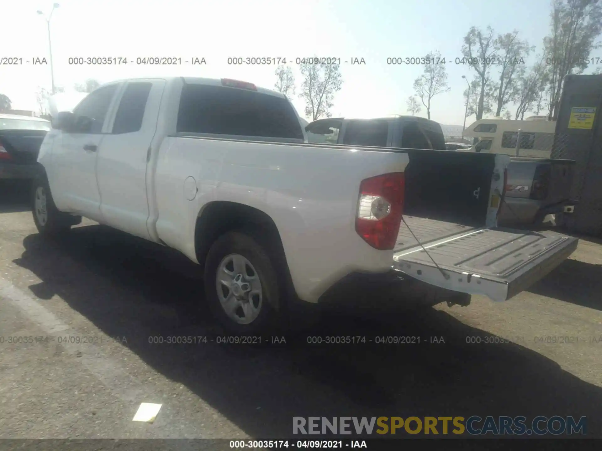 3 Photograph of a damaged car 5TFRM5F10KX144358 TOYOTA TUNDRA 2WD 2019