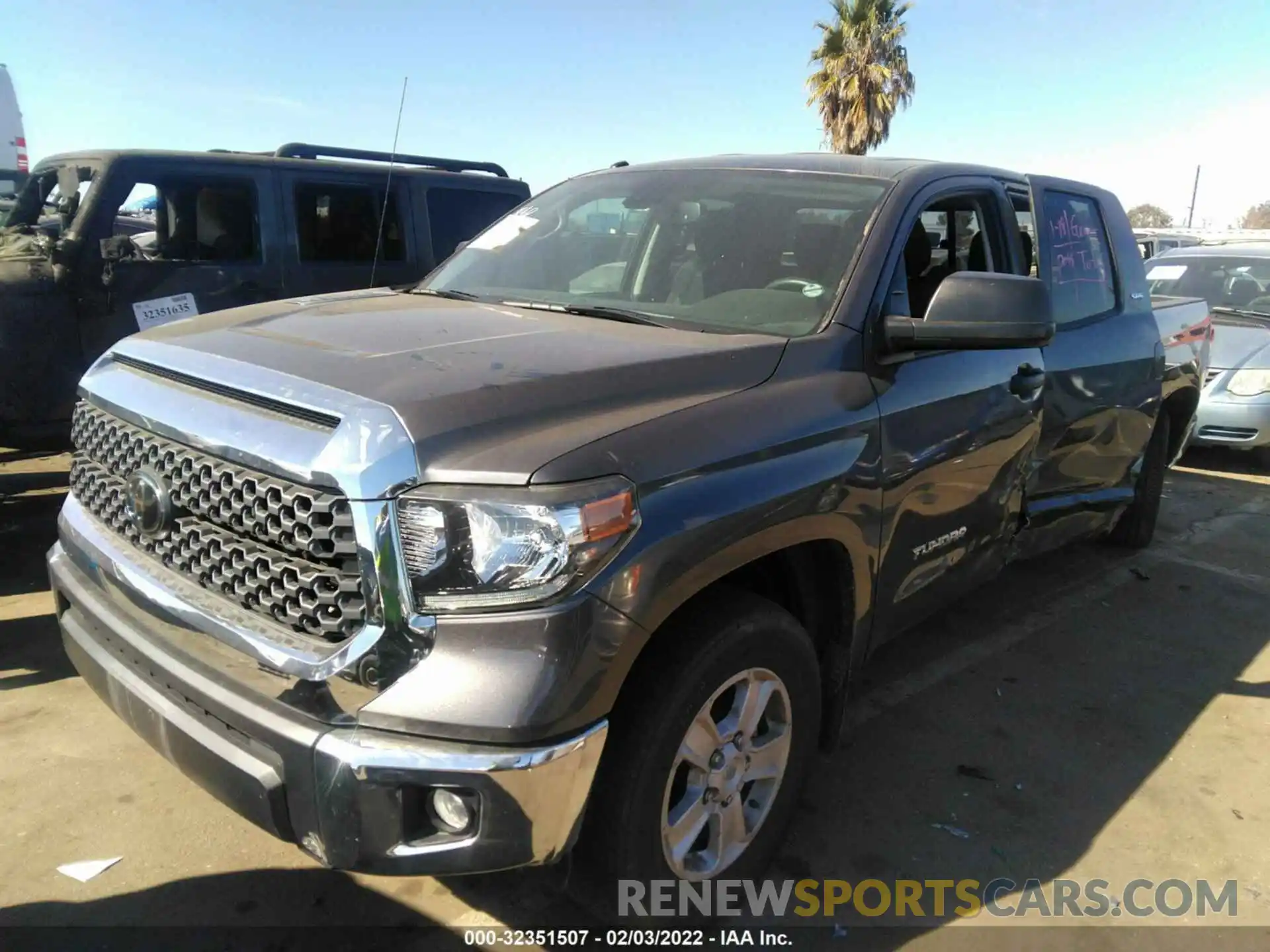 2 Photograph of a damaged car 5TFRM5F11KX143414 TOYOTA TUNDRA 2WD 2019