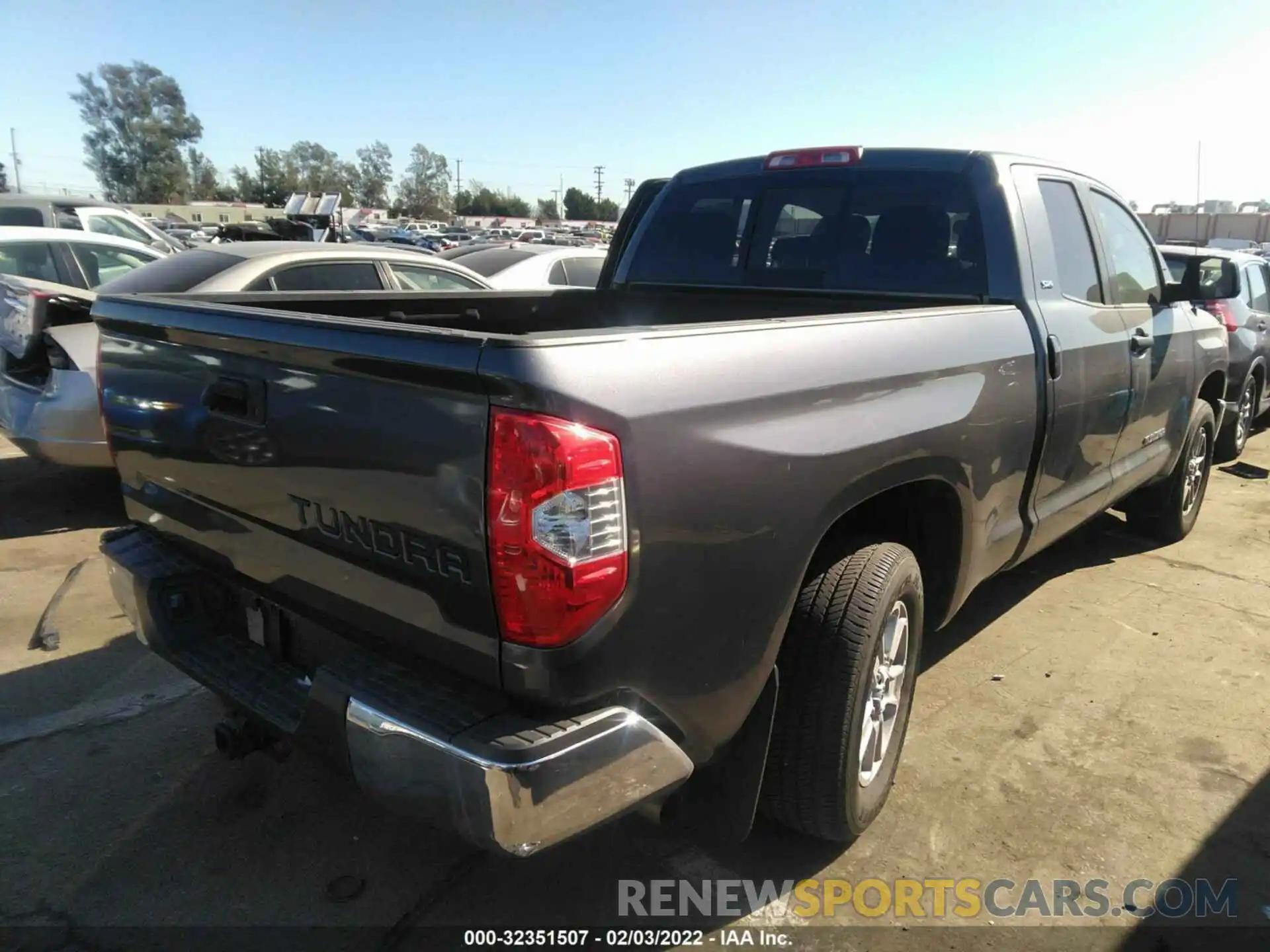 4 Photograph of a damaged car 5TFRM5F11KX143414 TOYOTA TUNDRA 2WD 2019