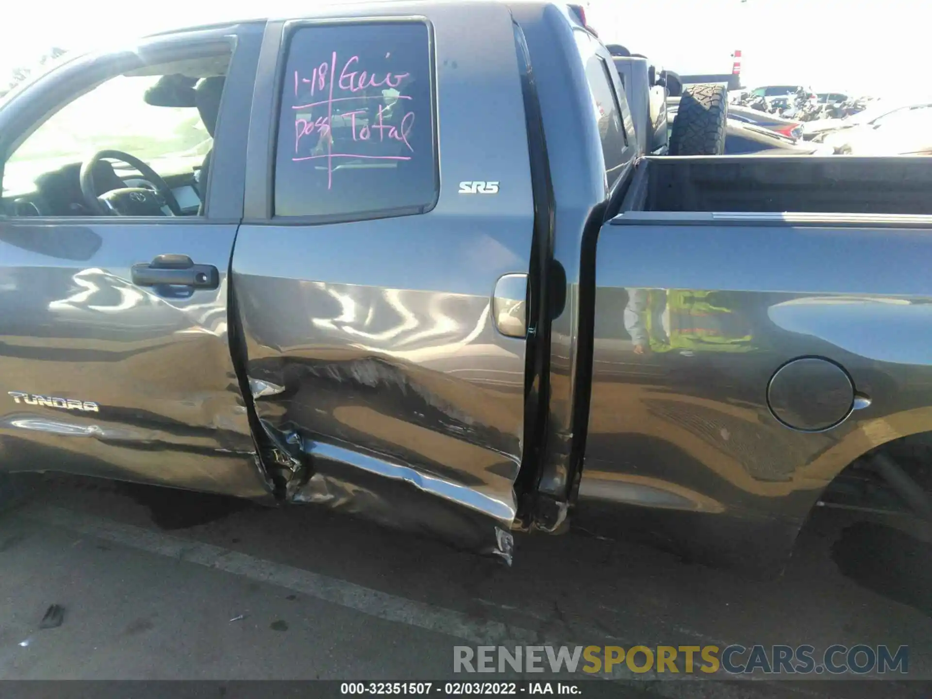 6 Photograph of a damaged car 5TFRM5F11KX143414 TOYOTA TUNDRA 2WD 2019