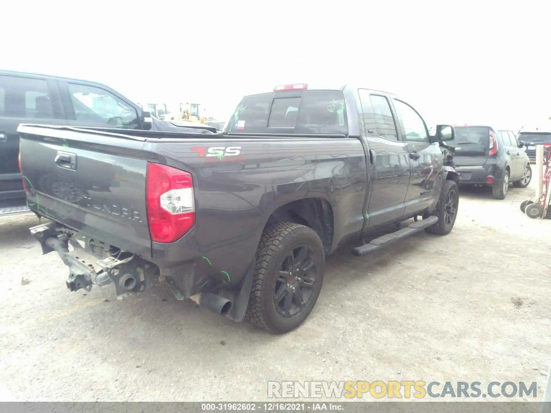 4 Photograph of a damaged car 5TFRM5F12KX140375 TOYOTA TUNDRA 2WD 2019