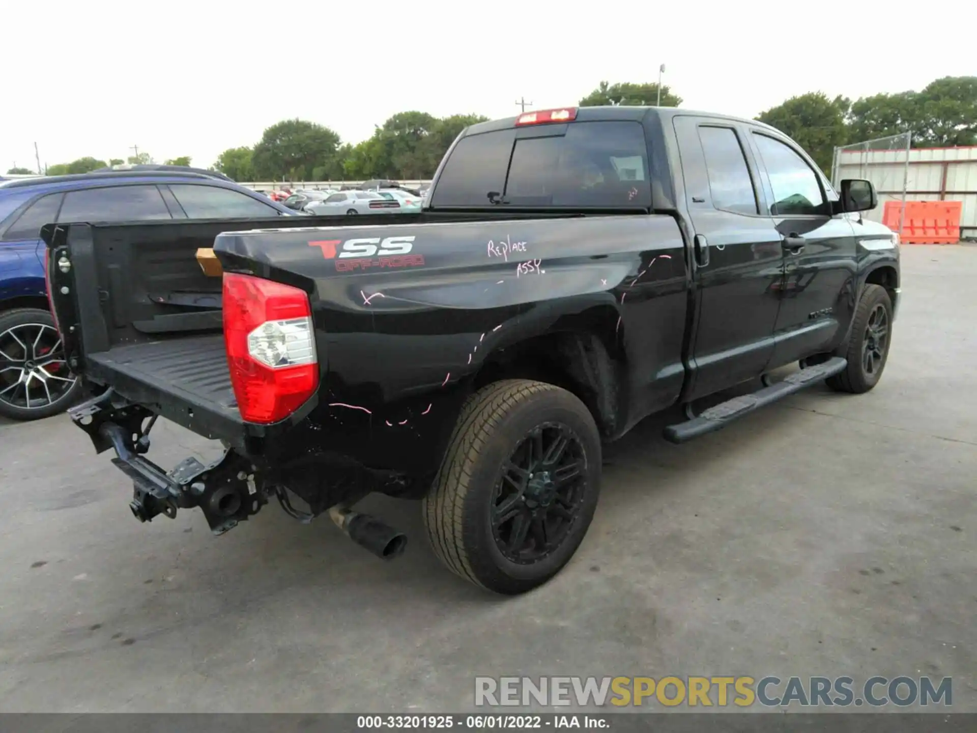 4 Photograph of a damaged car 5TFRM5F12KX140778 TOYOTA TUNDRA 2WD 2019