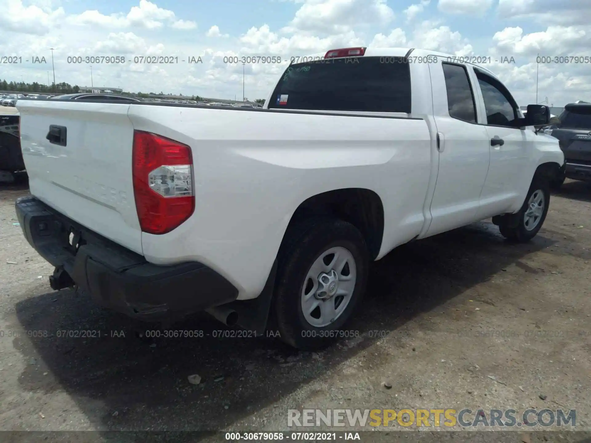 4 Photograph of a damaged car 5TFRM5F14KX141124 TOYOTA TUNDRA 2WD 2019