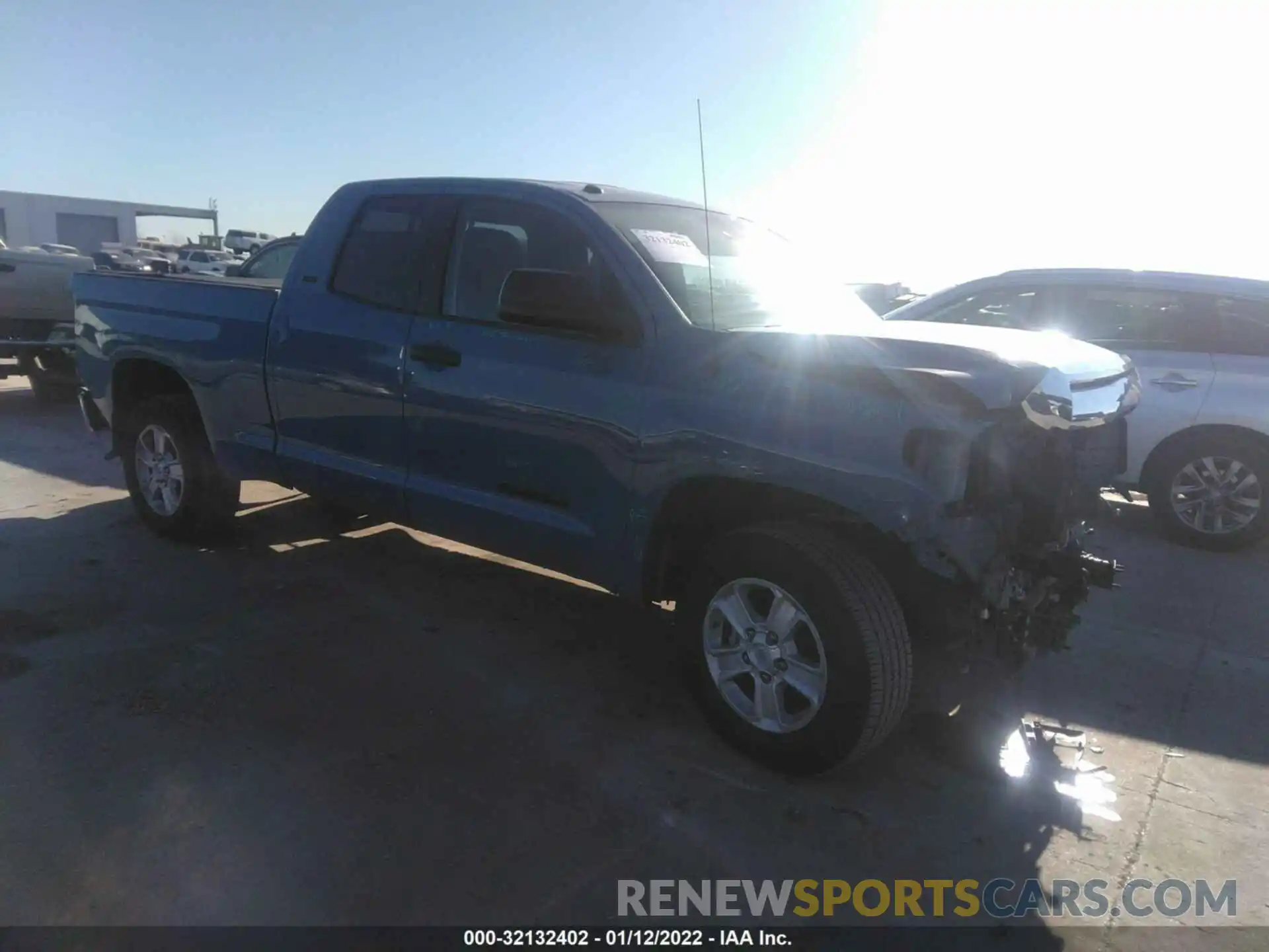 1 Photograph of a damaged car 5TFRM5F16KX143344 TOYOTA TUNDRA 2WD 2019