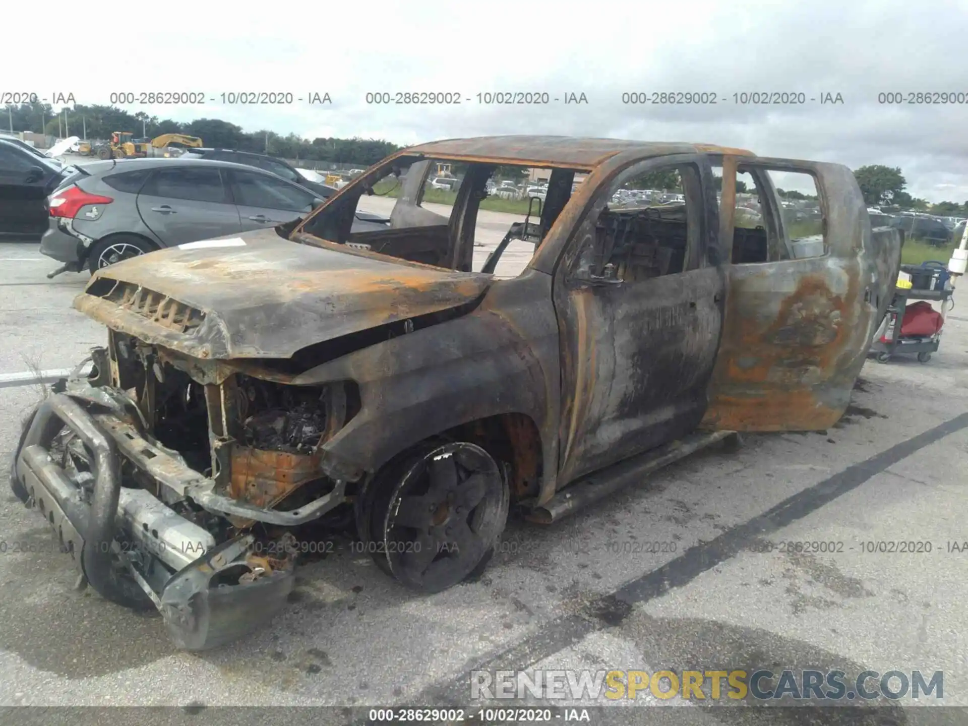 2 Photograph of a damaged car 5TFRM5F17KX136452 TOYOTA TUNDRA 2WD 2019