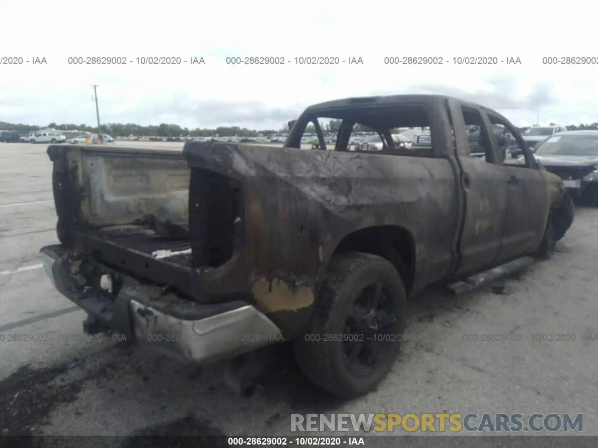 4 Photograph of a damaged car 5TFRM5F17KX136452 TOYOTA TUNDRA 2WD 2019