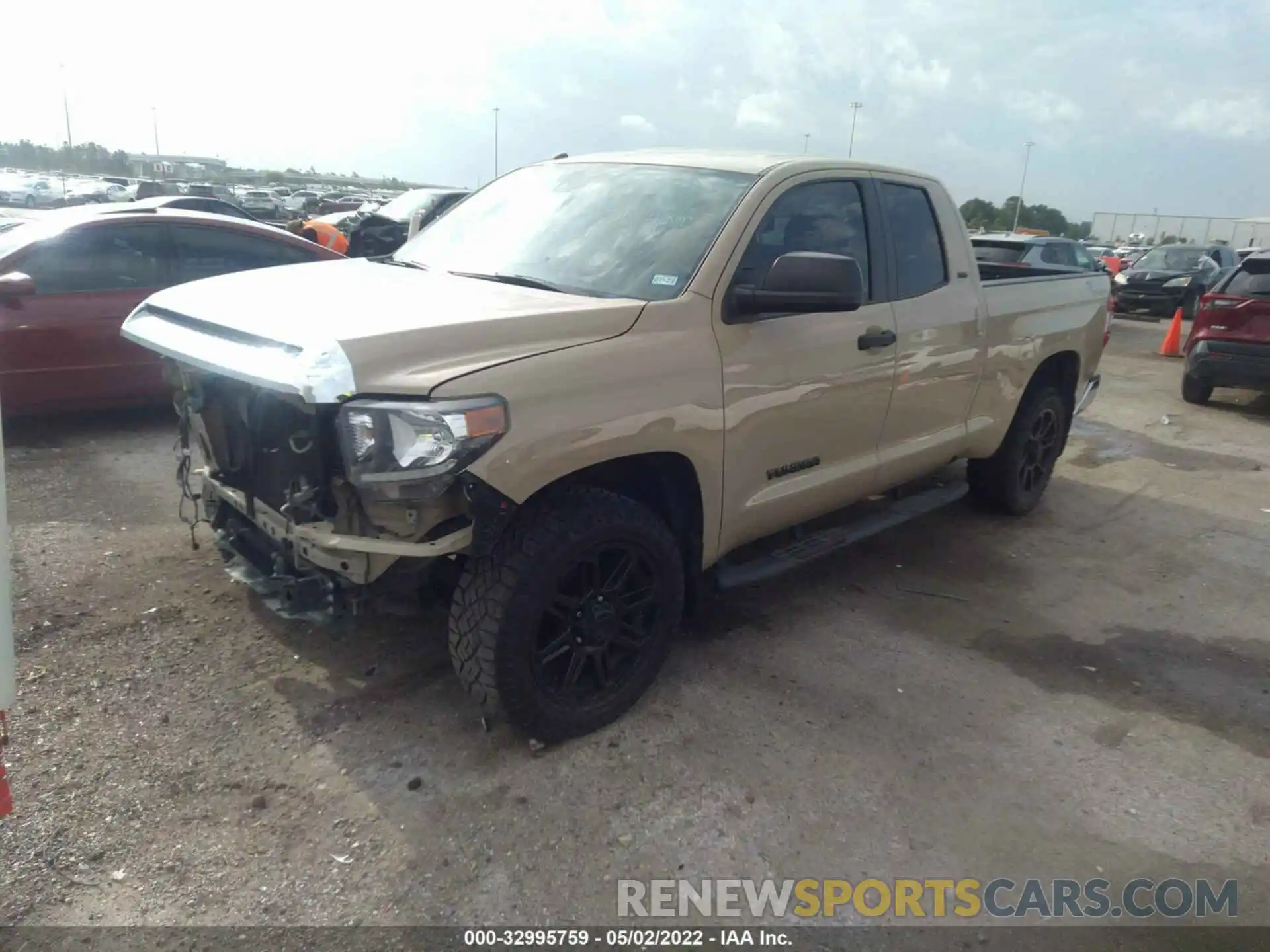 2 Photograph of a damaged car 5TFRM5F18KX136590 TOYOTA TUNDRA 2WD 2019