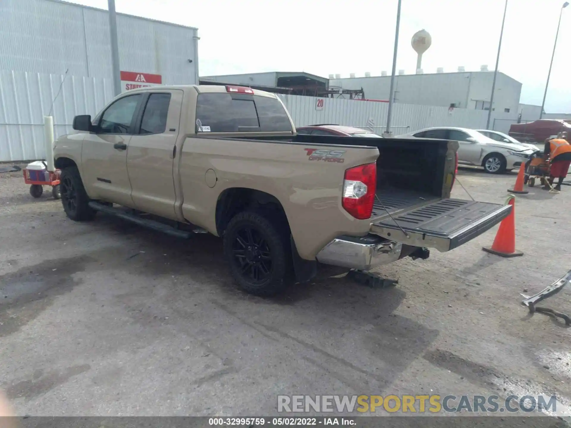 3 Photograph of a damaged car 5TFRM5F18KX136590 TOYOTA TUNDRA 2WD 2019