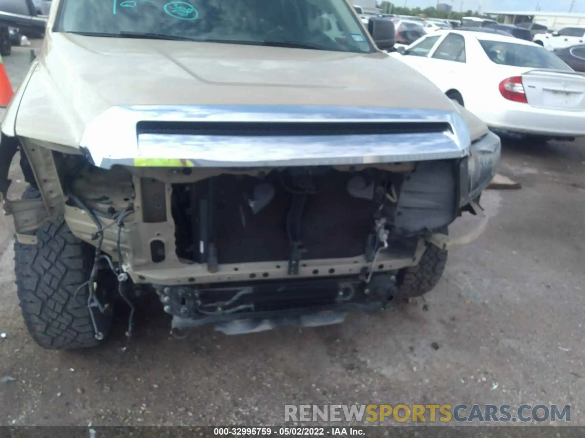 6 Photograph of a damaged car 5TFRM5F18KX136590 TOYOTA TUNDRA 2WD 2019